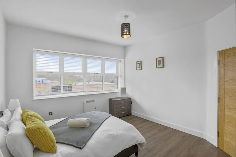 Ur Stay - Jewellery Apartments