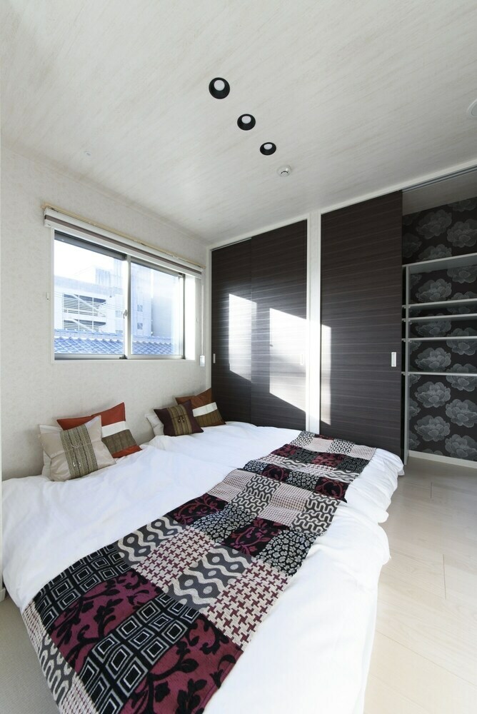 Apartamentos Rivre Housai