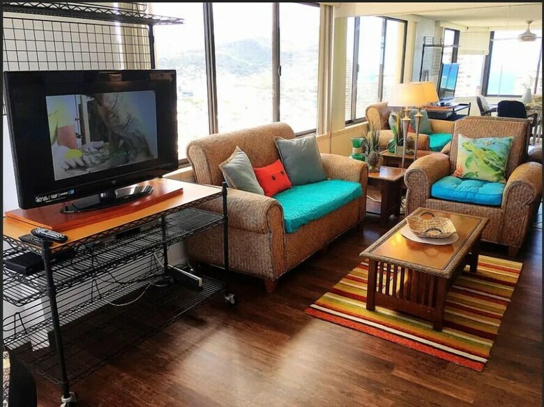 Penthouse 401-ocean/sunset Views