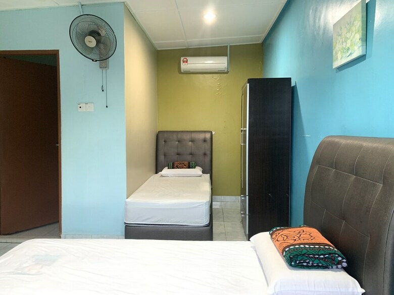 Hotel Oyo 90015 Indah Chalet