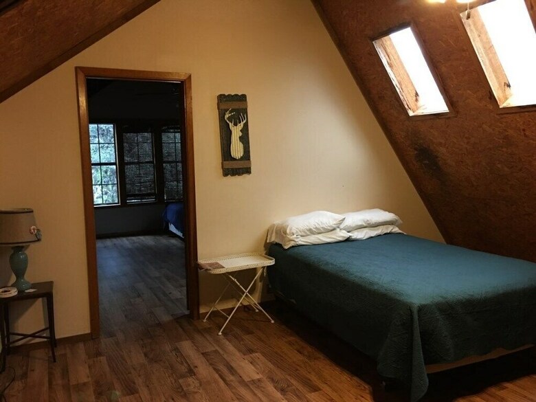 Oak Hill Lodge