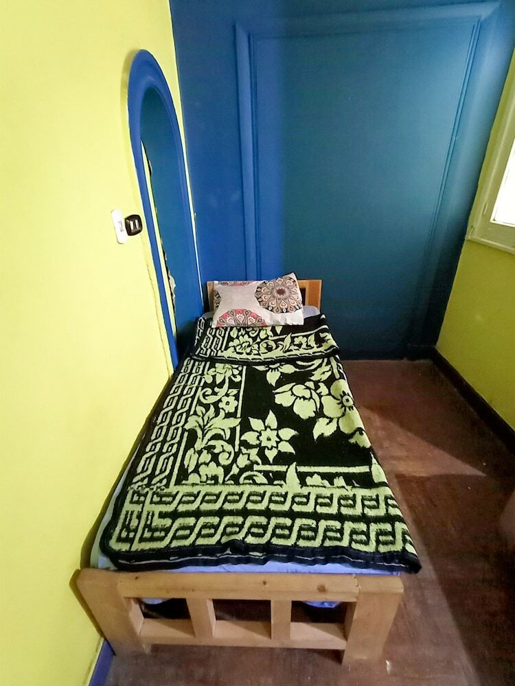 Hostal Castle Hotel