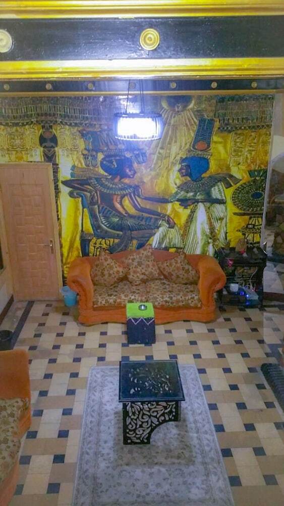 Hostal Castle Hotel