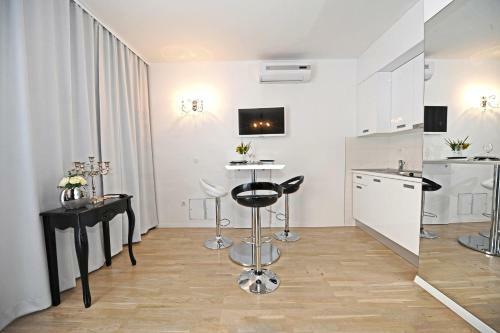 Hostal Tinel Superior Residence