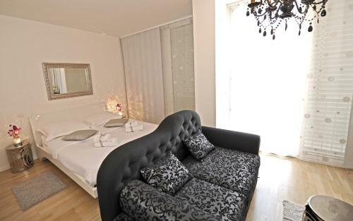 Hostal Tinel Superior Residence