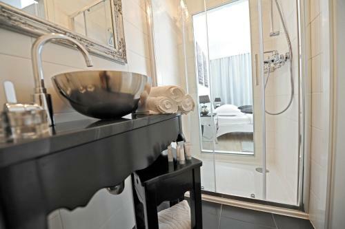 Hostal Tinel Superior Residence