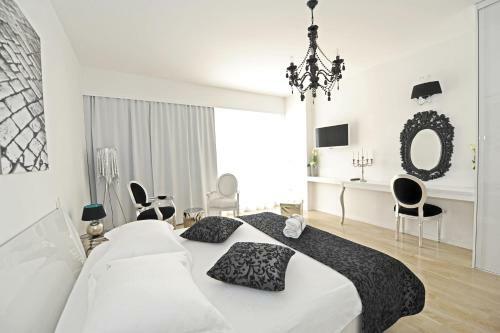 Hostal Tinel Superior Residence