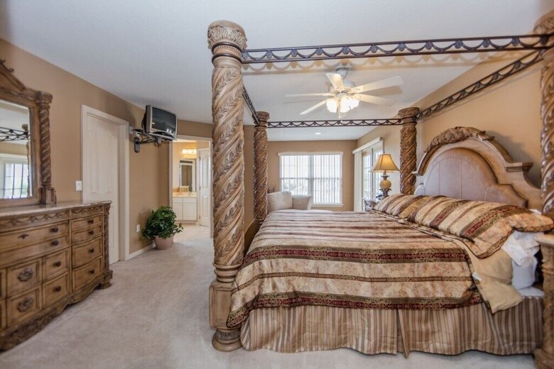 Your Personal Oasis 5 Bedroom 5 Bath Villa