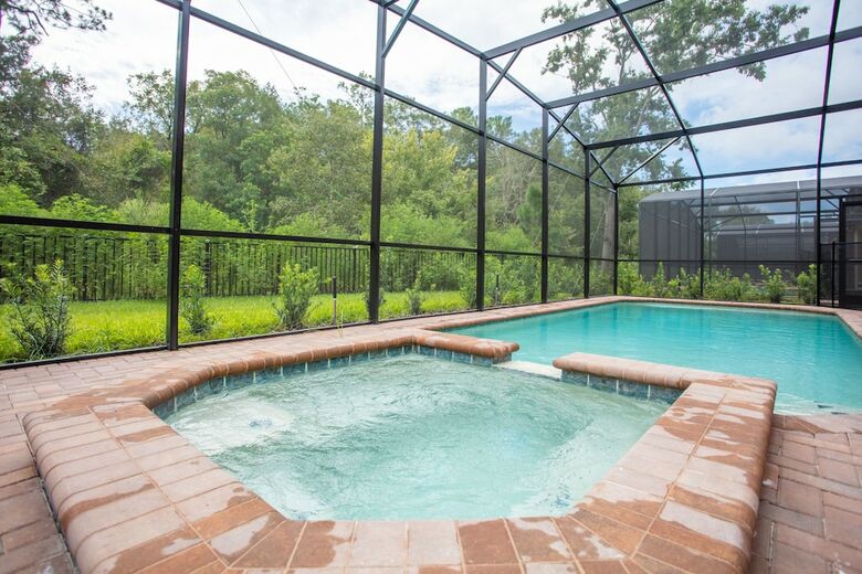 9 Bedroom Vacation Home In Windsor At Westside