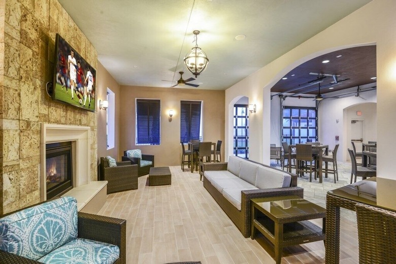 9 Bedroom Vacation Home In Windsor At Westside