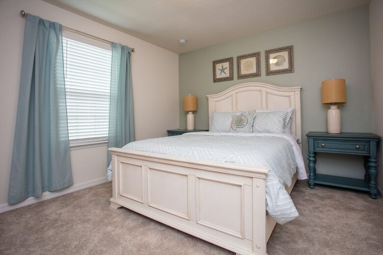 9 Bedroom Vacation Home In Windsor At Westside