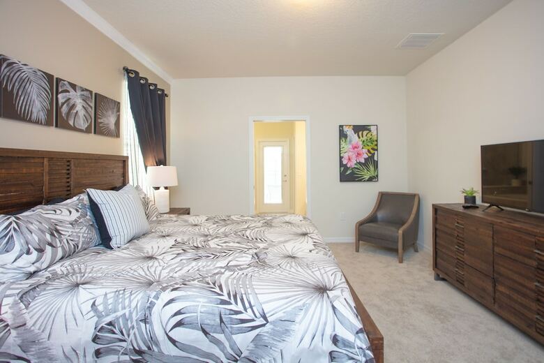 9 Bedroom Vacation Home In Windsor At Westside
