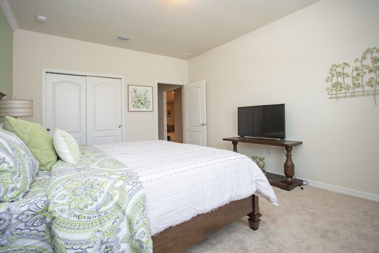 9 Bedroom Vacation Home In Windsor At Westside