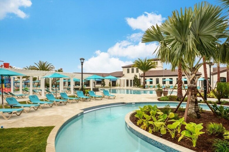 9 Bedroom Vacation Home In Windsor At Westside