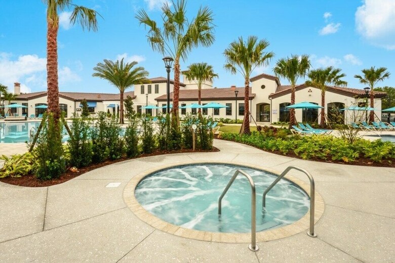 9 Bedroom Vacation Home In Windsor At Westside