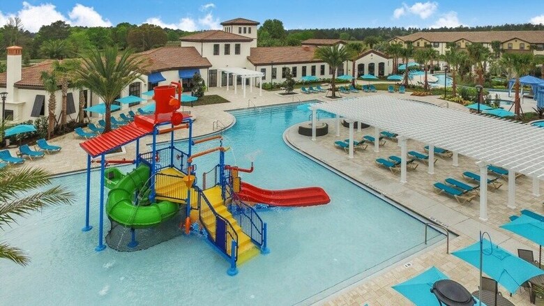 9 Bedroom Vacation Home In Windsor At Westside