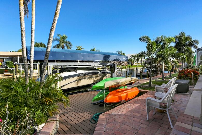 Boatabella - A Vibrant Coastal Retreat
