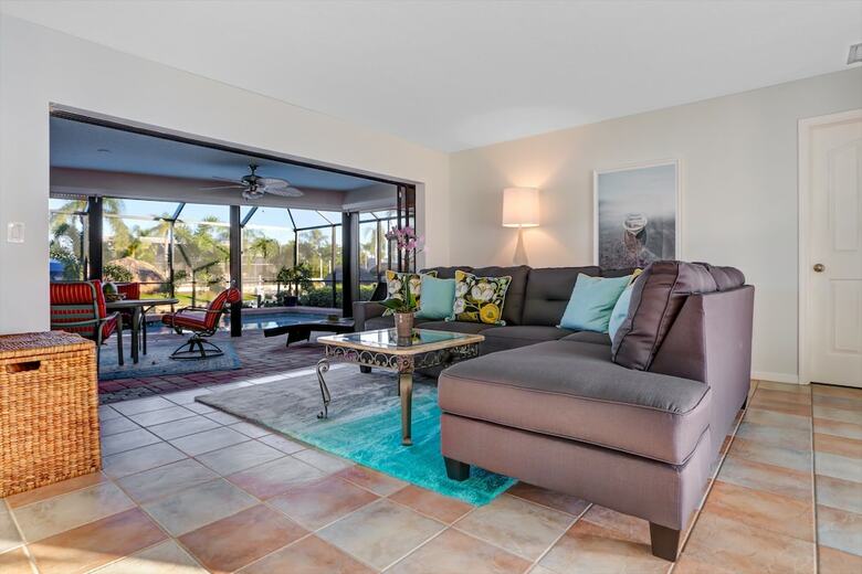 Boatabella - A Vibrant Coastal Retreat