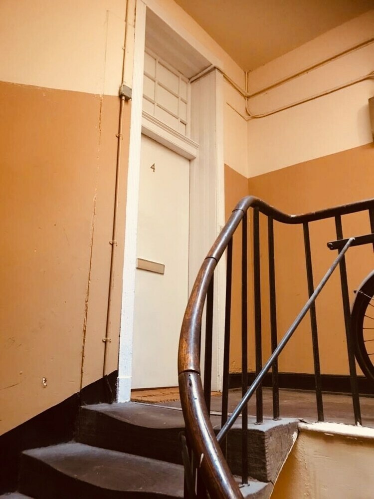 Remarkable 2-bed Apartment In Edinburgh