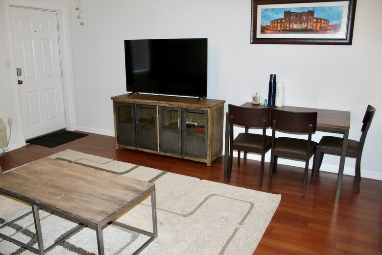 Apartamento Excellent Location! On Campus Studio Sleeps 4
