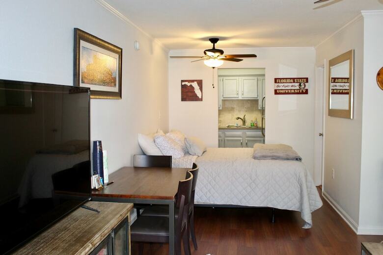 Apartamento Excellent Location! On Campus Studio Sleeps 4
