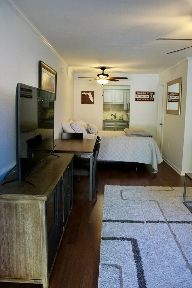 Apartamento Excellent Location! On Campus Studio Sleeps 4