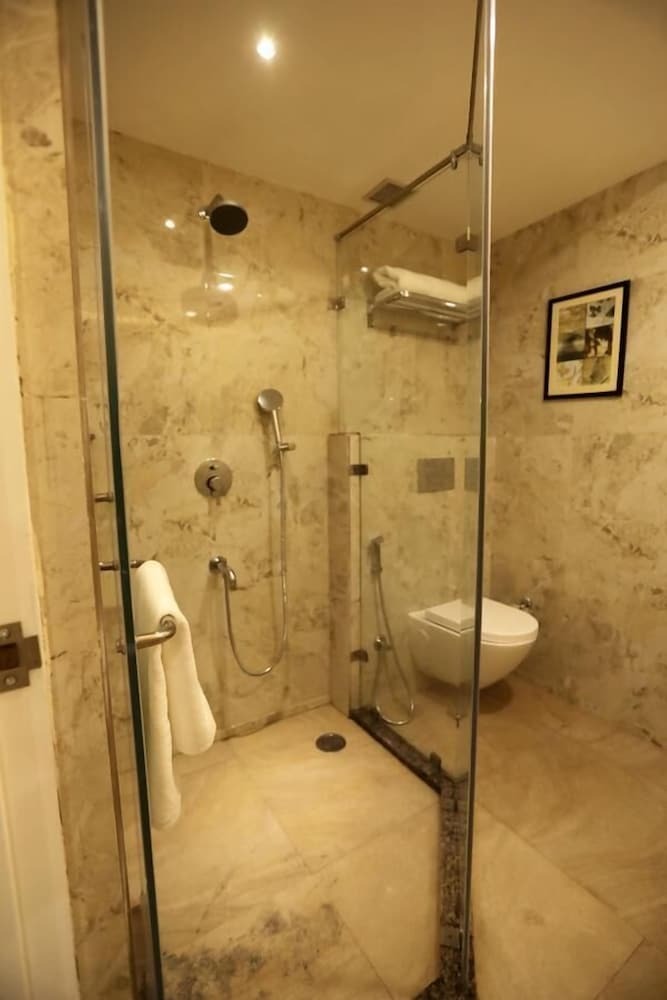 Hotel Shourya Residency