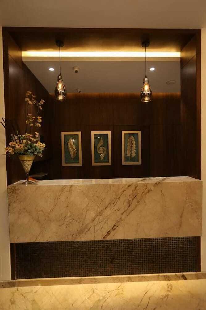 Hotel Shourya Residency