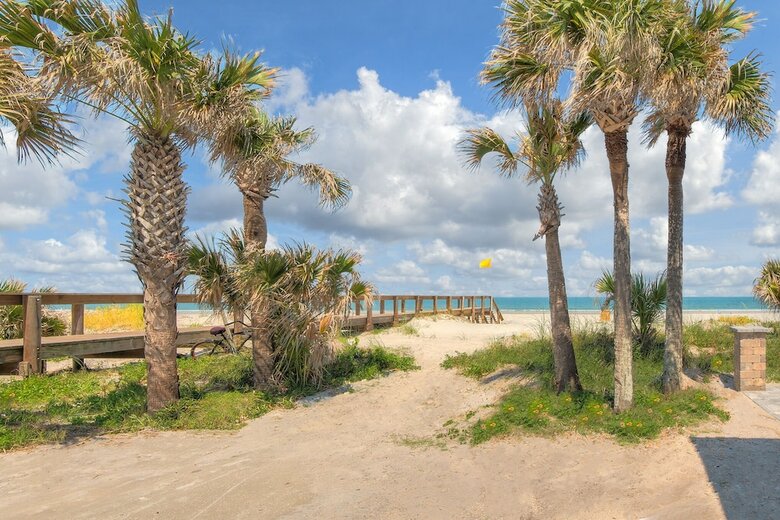 Apartamento Oceanfront, Opulent Blue #1, Only Steps To Sand