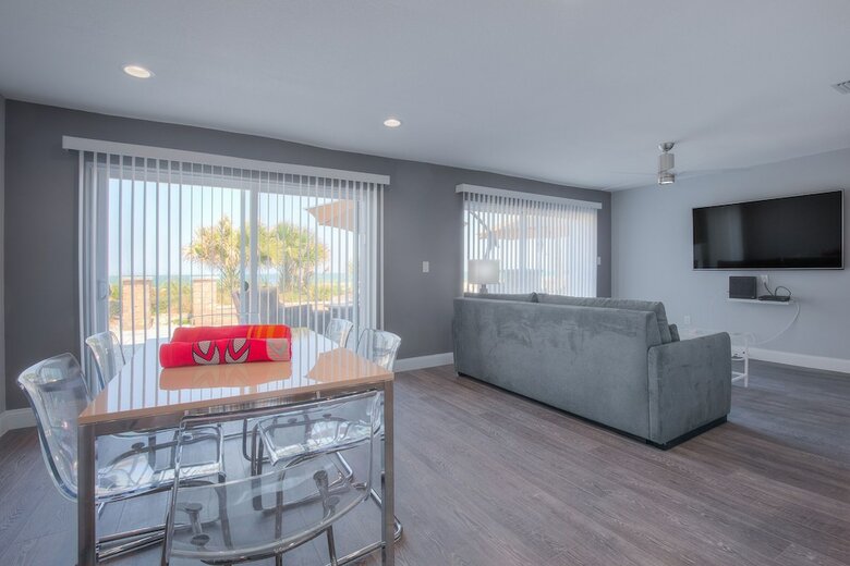 Apartamento Oceanfront, Opulent Blue #1, Only Steps To Sand