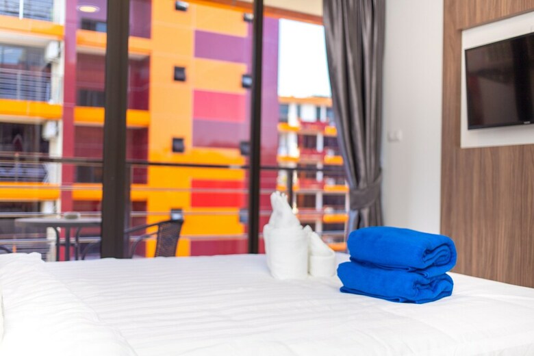 Naiharn Sea Apartment