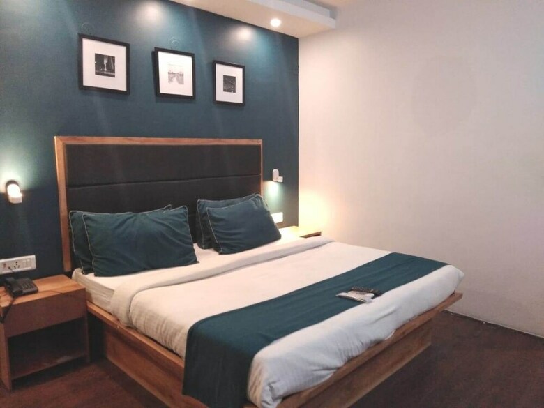 Hotel Moon Residency