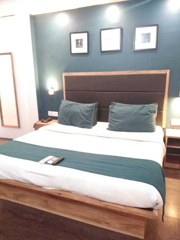 Hotel Moon Residency