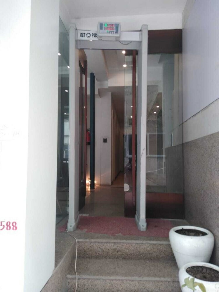 Hotel Moon Residency