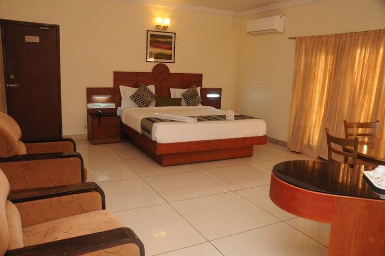 Hotel Suvarna Regency
