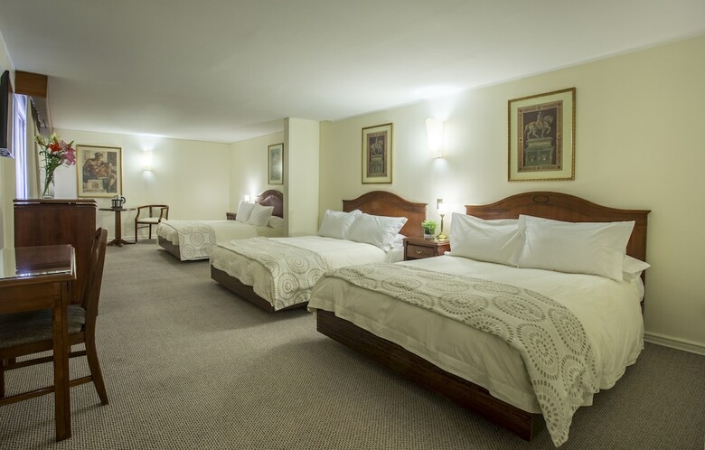 Mr Hotel (Ex Hotel Neruda)