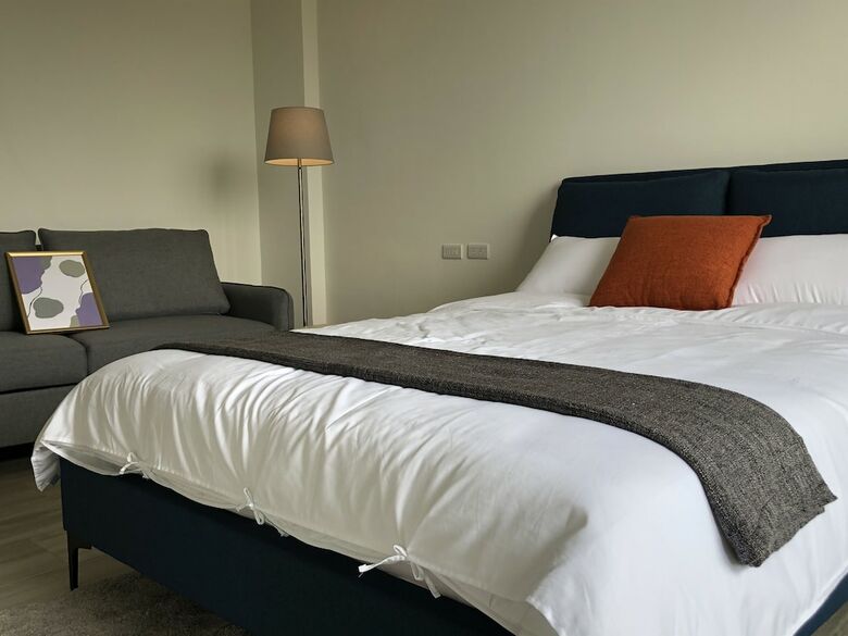 Hotel Single Eyelid Hostel