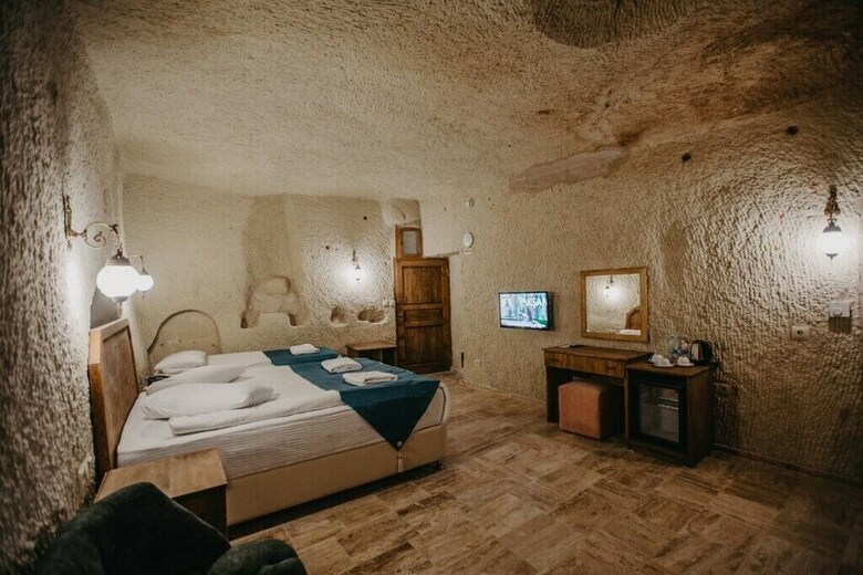 Hotel Albatros Cave Otel