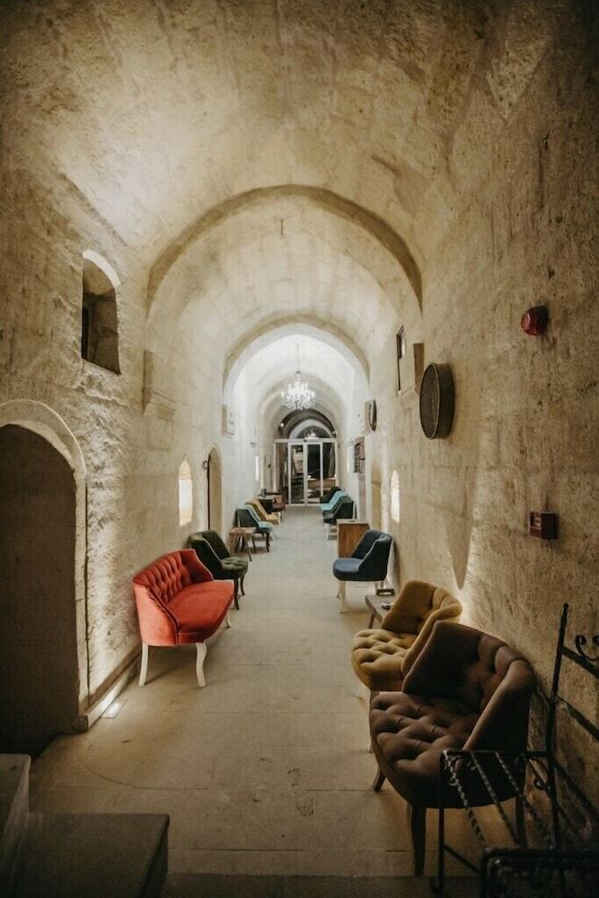 Hotel Albatros Cave Otel