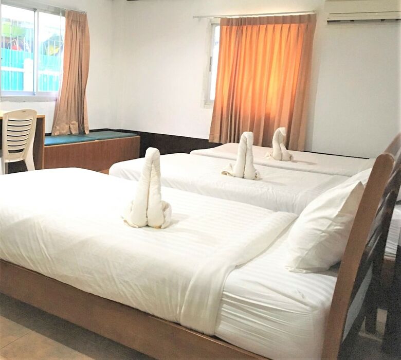 Hostal Golden Bee Phiphi Hostel