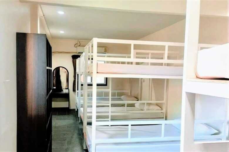 Hostal Golden Bee Phiphi Hostel