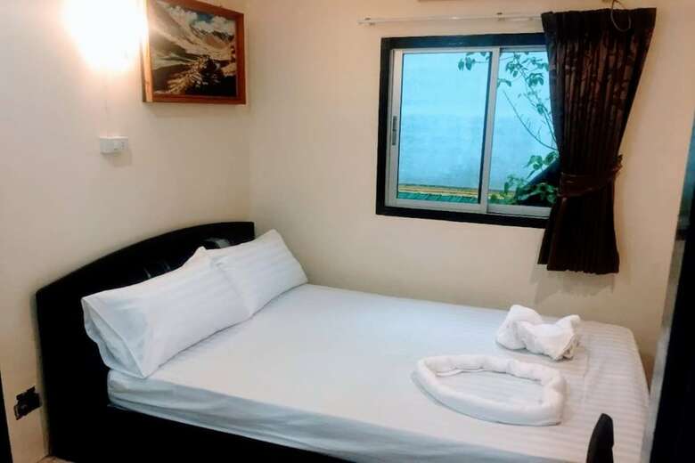 Hostal Golden Bee Phiphi Hostel