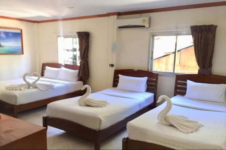 Hostal Golden Bee Phiphi Hostel