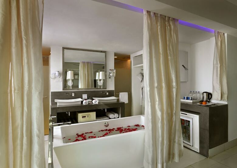 Hotel The Park Calangute Goa