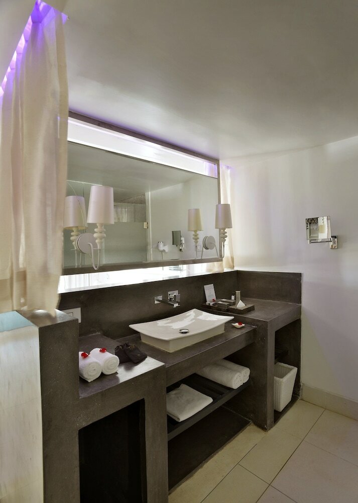 Hotel The Park Calangute Goa