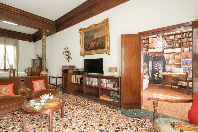 Accademia Liberty Apartment