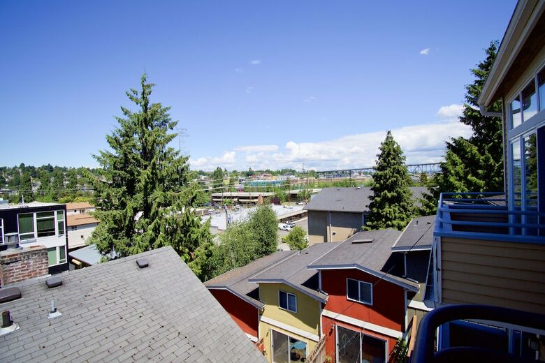 Bed & Breakfast Walkable Ots Mid Century Condo-pool