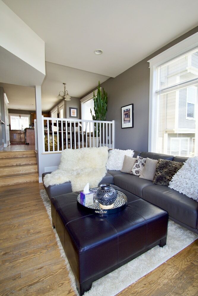 Bed & Breakfast Walkable Ots Mid Century Condo-pool