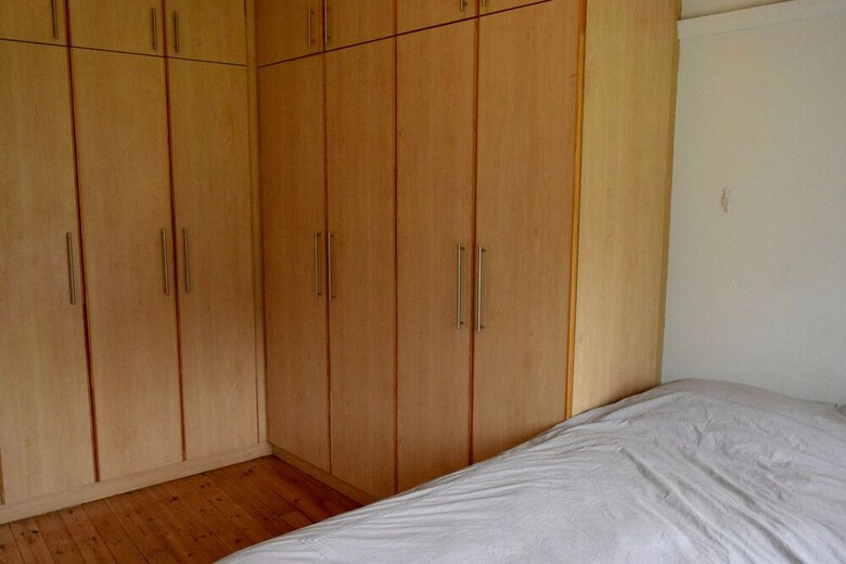Spacious 1 Bedroom Apartment Near Table Mountain