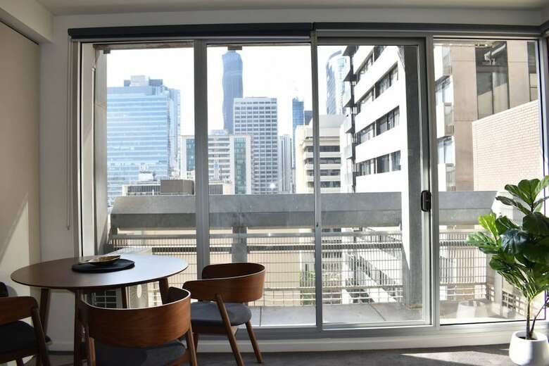 Spacious Cbd Apartment In The Heart Of Melbourne